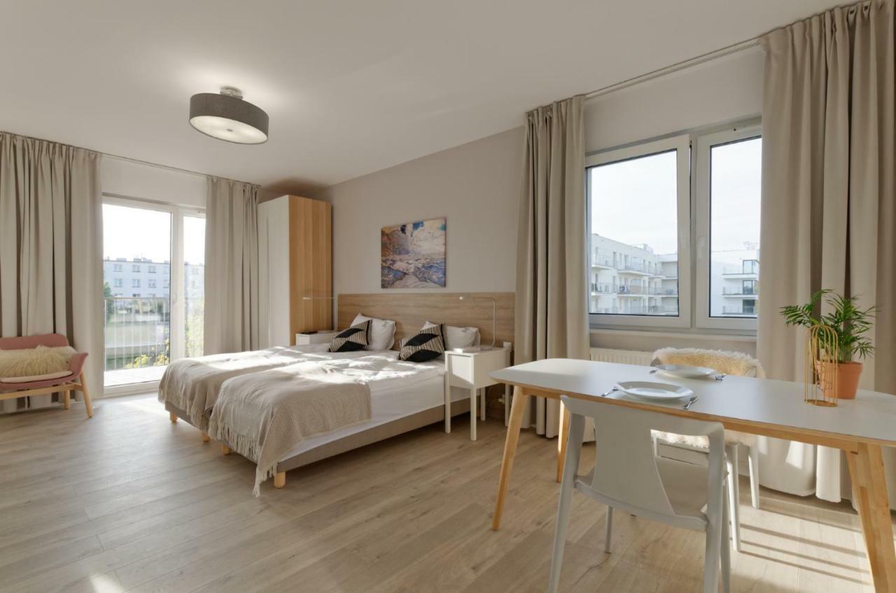 Apple Green Apartments ポズナン エクステリア 写真