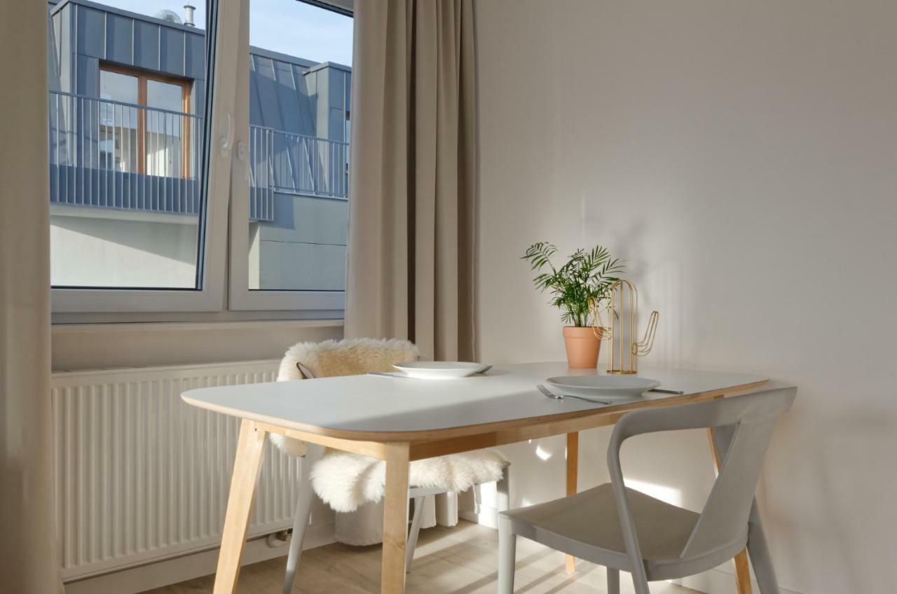 Apple Green Apartments ポズナン エクステリア 写真