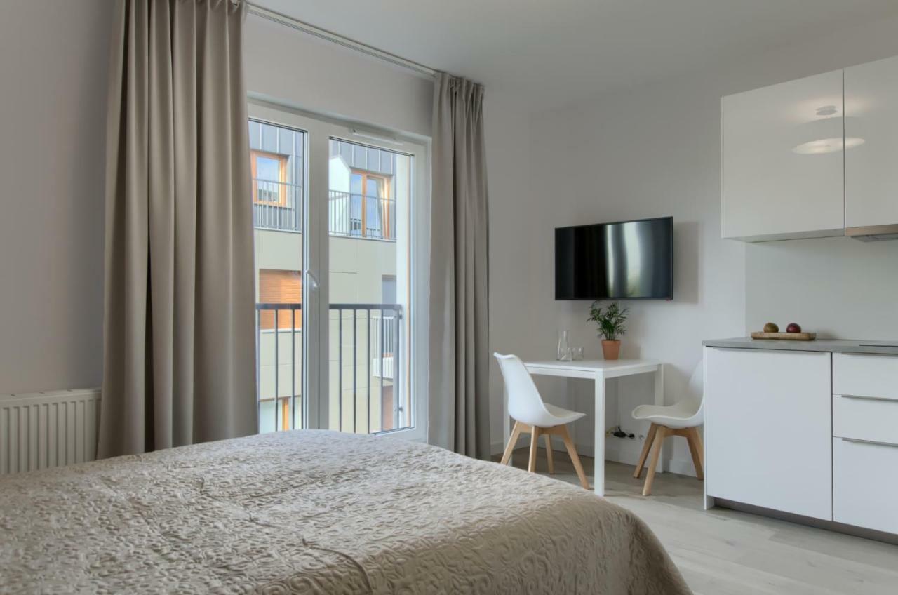 Apple Green Apartments ポズナン エクステリア 写真