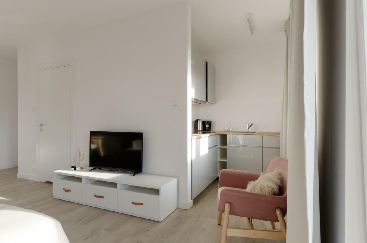 Apple Green Apartments ポズナン エクステリア 写真